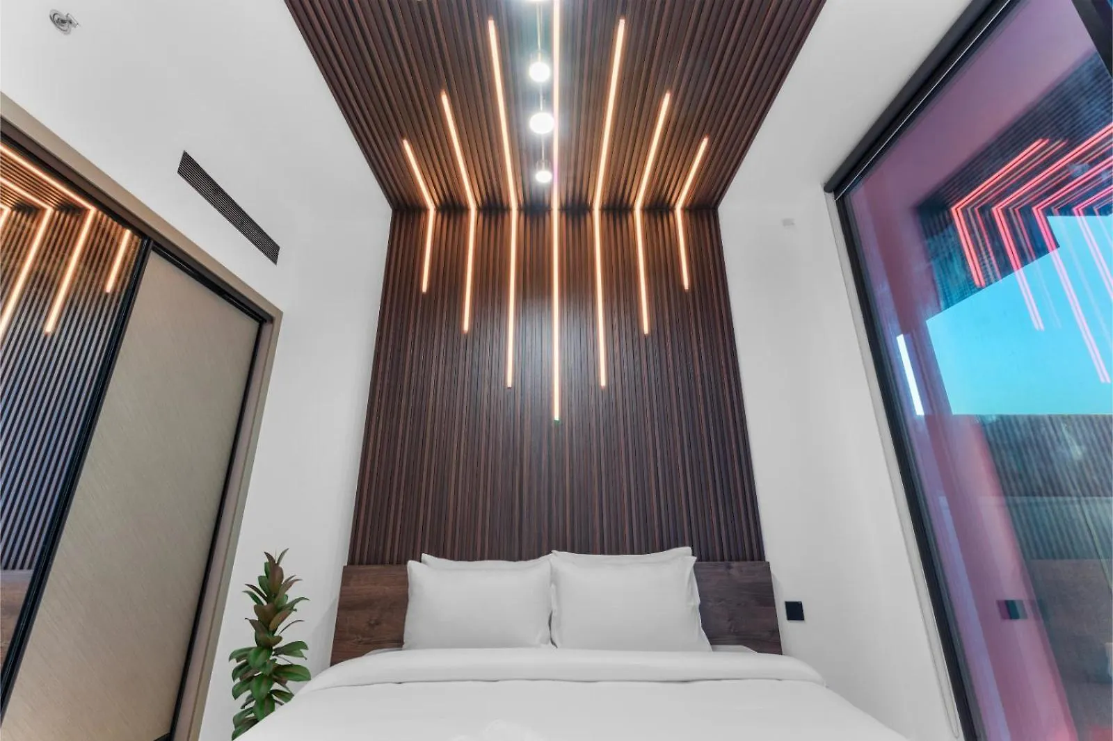 Full Dubai Skyline View Lux 1 Bedroom Jvc 0*,